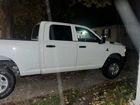 Used 2024 RAM 2500 Tradesman w/ Snow Chief Group image 6