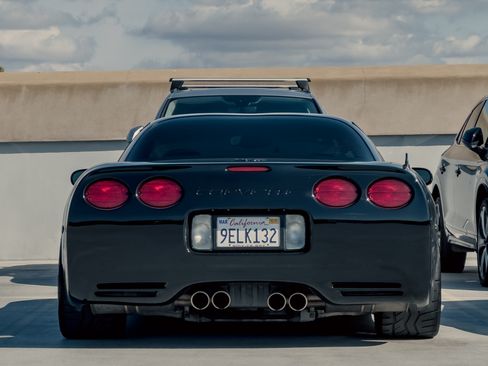 Used 2002 Chevrolet Corvette Z06 w/ Memory Pkg image 12