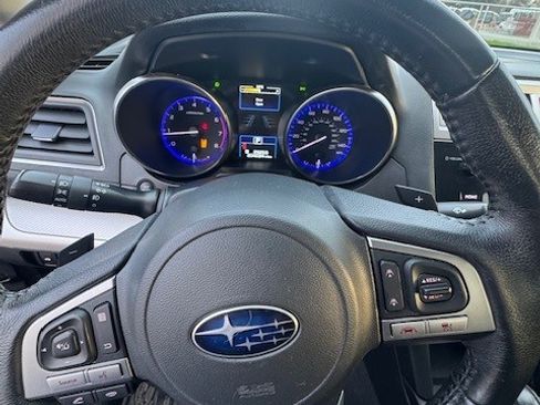 Used 2017 Subaru Legacy 2.5i Premium image 10