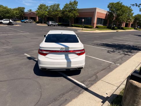 Used 2016 Hyundai Azera FWD image 2