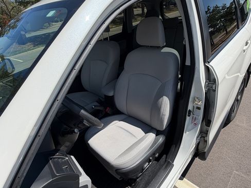 Used 2017 Subaru Forester 2.5i Premium AWD/4WD image 9