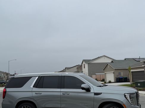 Used 2025 GMC Yukon Denali Ultimate image 2