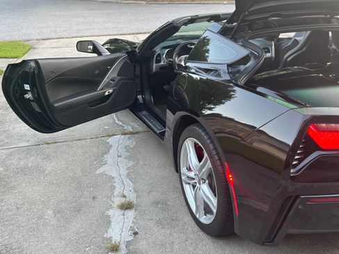 Used 2017 Chevrolet Corvette Stingray Coupe w/ 1LT RWD image 9