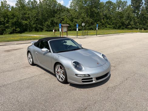 Used 2005 Porsche 911 Carrera S RWD image 11