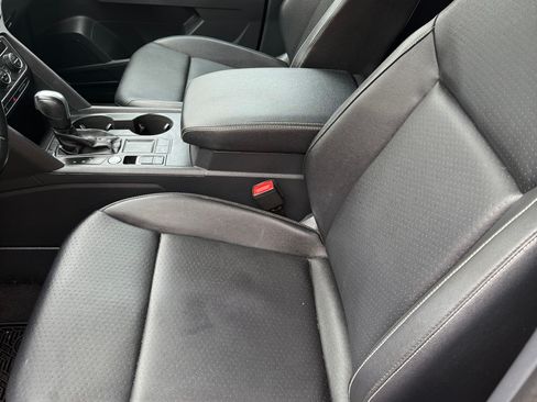 Used 2020 Volkswagen Atlas Cross Sport SE w/ Panoramic Sunroof Package image 8