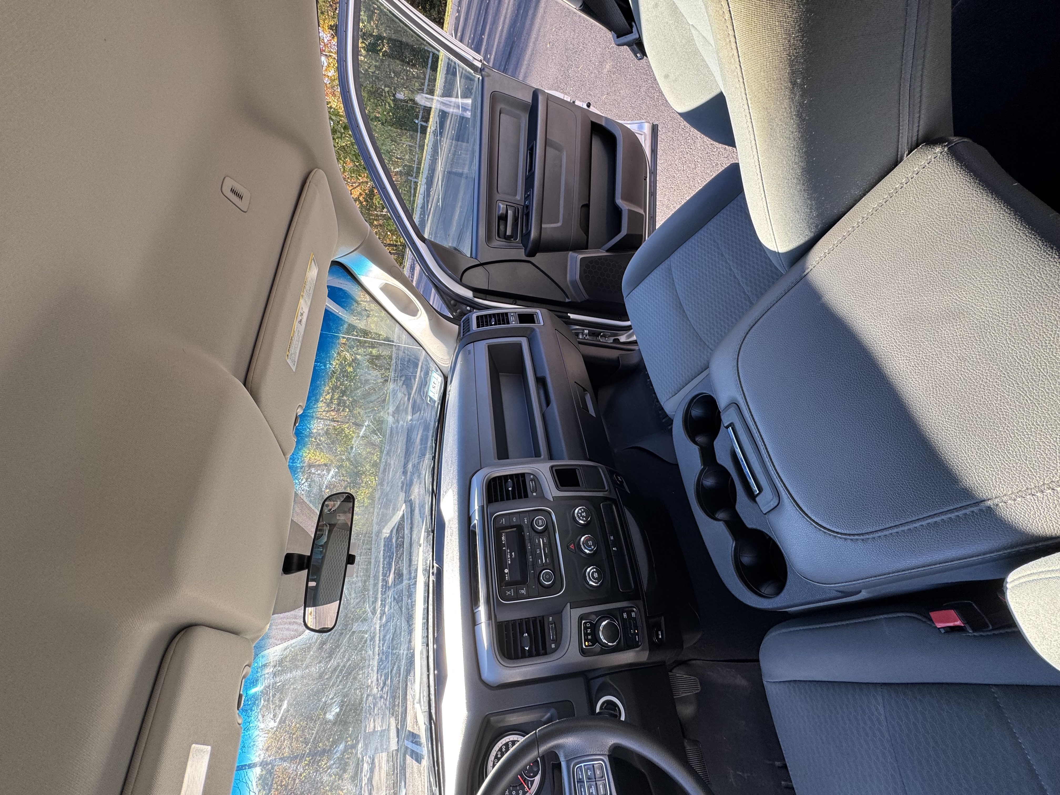 Used 2017 RAM 1500 Express AWD/4WD image 12