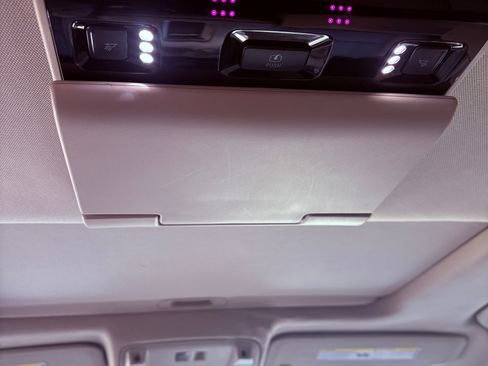 Used 2019 GMC Yukon Denali w/ Denali Ultimate Package image 21