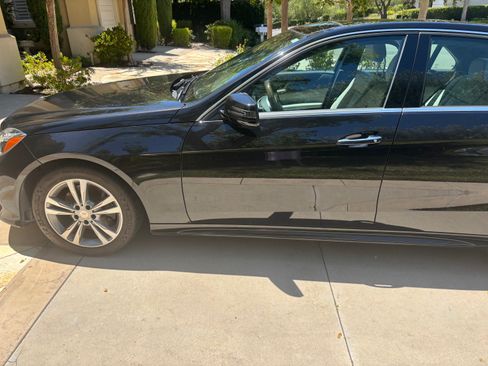 Used 2014 Mercedes-Benz E 250 BlueTEC Sedan image 16