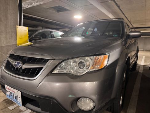 Used 2009 Subaru Outback 2.5i Limited image 5