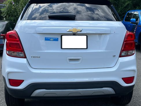 Used 2017 Chevrolet Trax LT w/ LT Convenience Package image 5