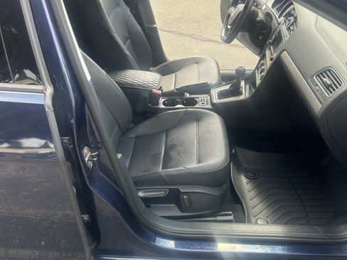 Used 2015 Volkswagen Golf TDI SE FWD image 8