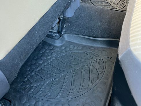 Used 2017 Toyota Prius Four Touring image 10