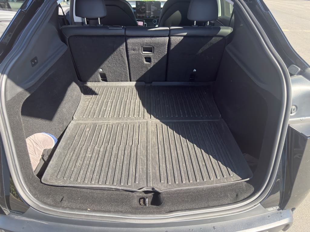 Used 2026 Tesla Model Y Long Range RWD image 8