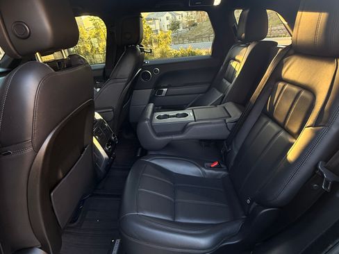 Used 2018 Land Rover Range Rover Sport HSE image 6