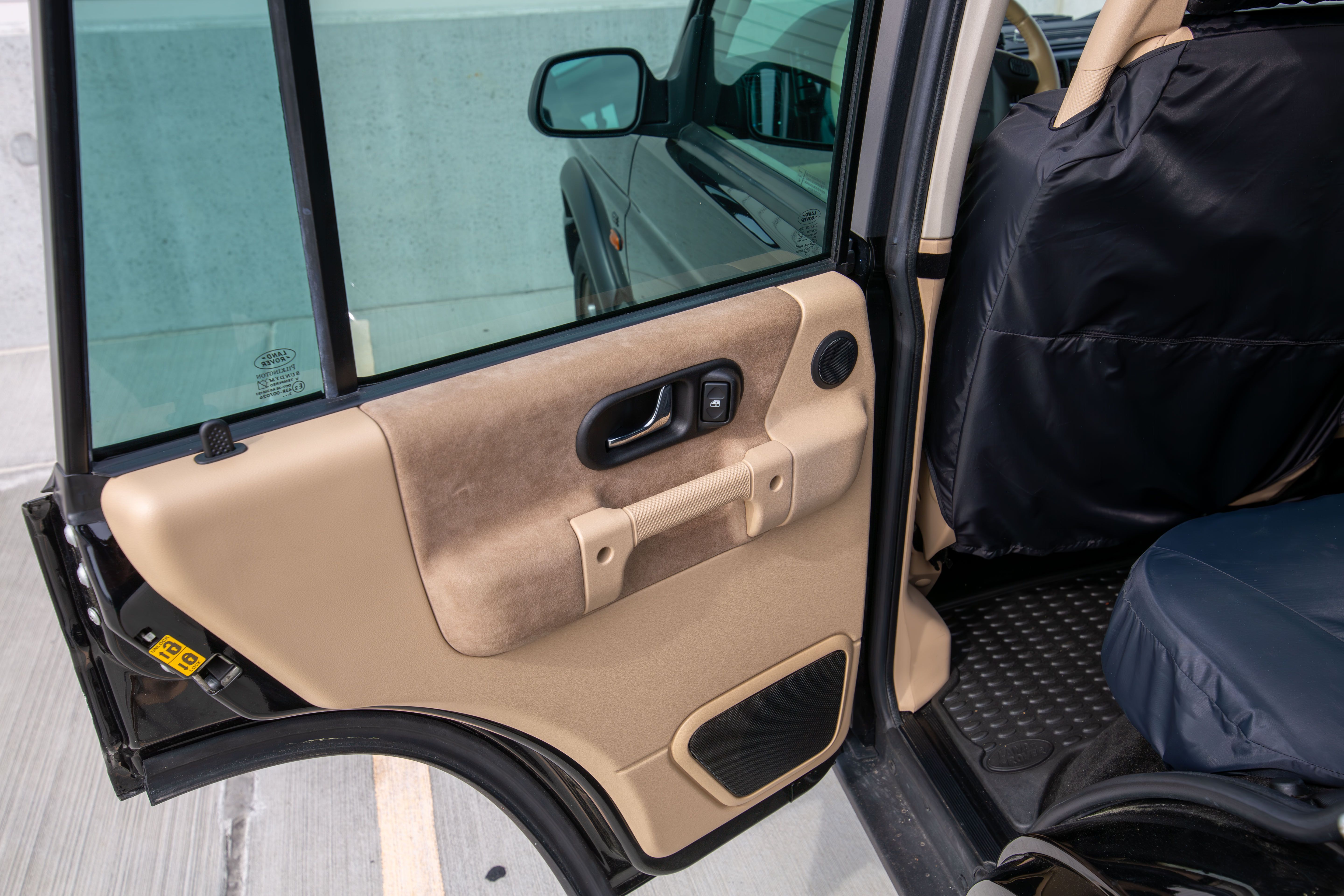 Used 2004 Land Rover Discovery SE AWD/4WD image 18