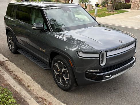 Used 2023 Rivian R1S Adventure Quad AWD/4WD image 6