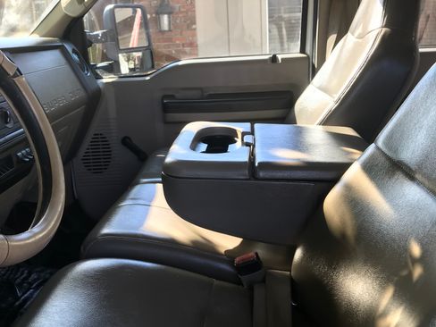 Used 2008 Ford F550 4x4 Crew Cab Super Duty image 5