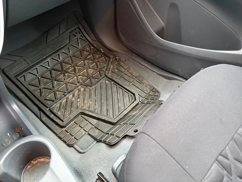 Used 2020 Chevrolet Bolt LT image 2