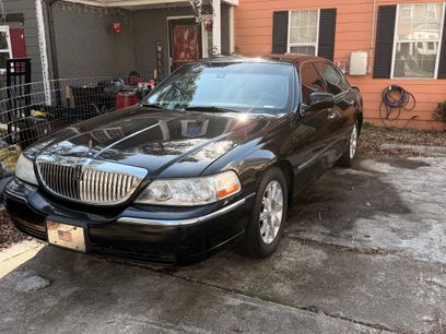 Used 2011 Lincoln Town Car Signature Limited