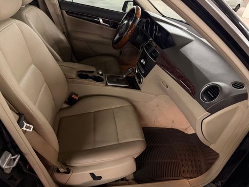 Used 2014 Mercedes-Benz C 250 Sedan image 11