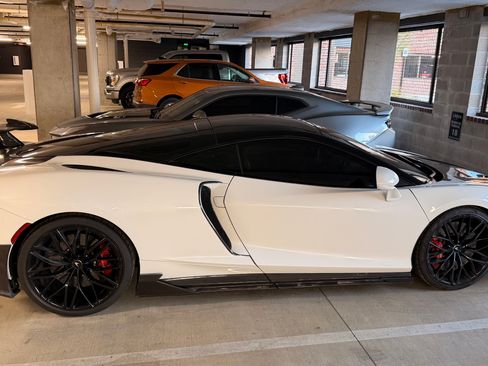 Used 2022 McLaren GT image 9