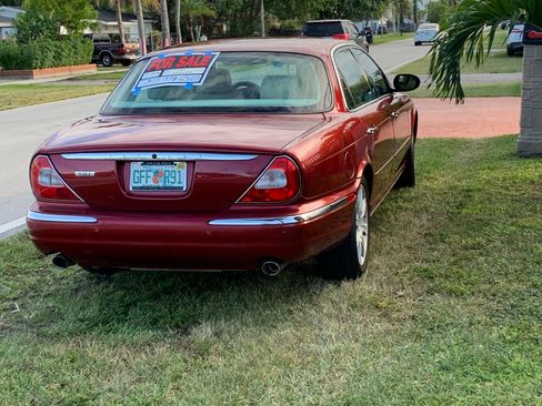 Used 2005 Jaguar XJ8 image 5