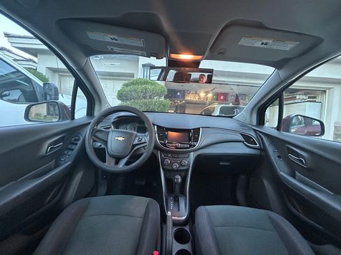 Used 2017 Chevrolet Trax LS image 13