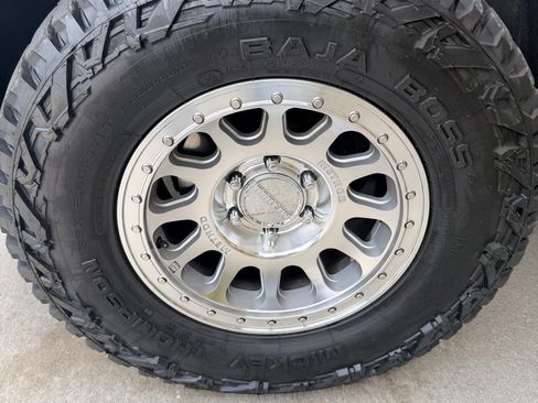 Used 2018 GMC Sierra 1500 SLT AWD/4WD image 12