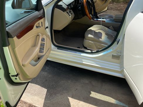 Used 2011 Cadillac CTS Premium image 12