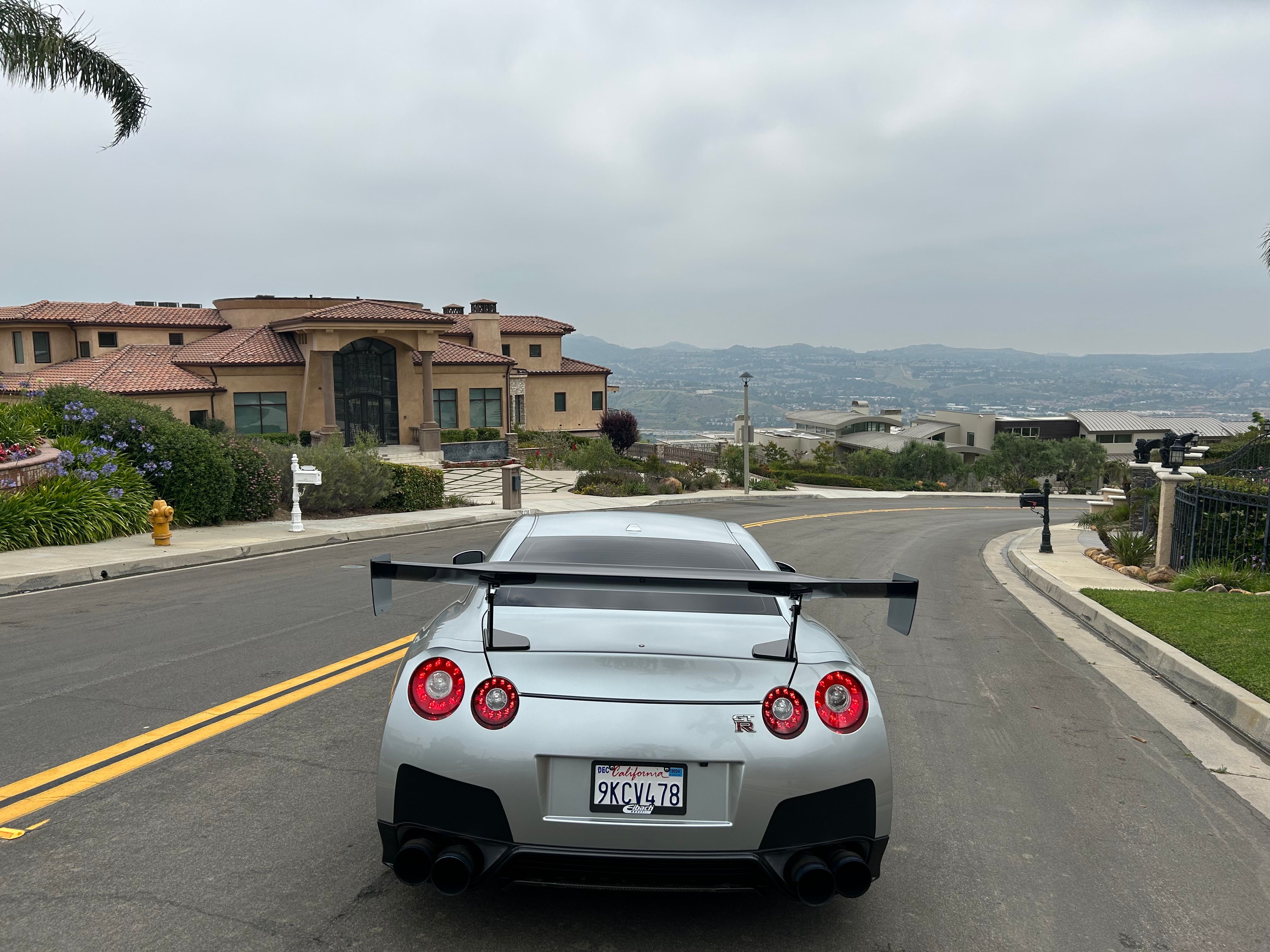 Used 2012 Nissan GT-R Black Edition AWD/4WD image 4