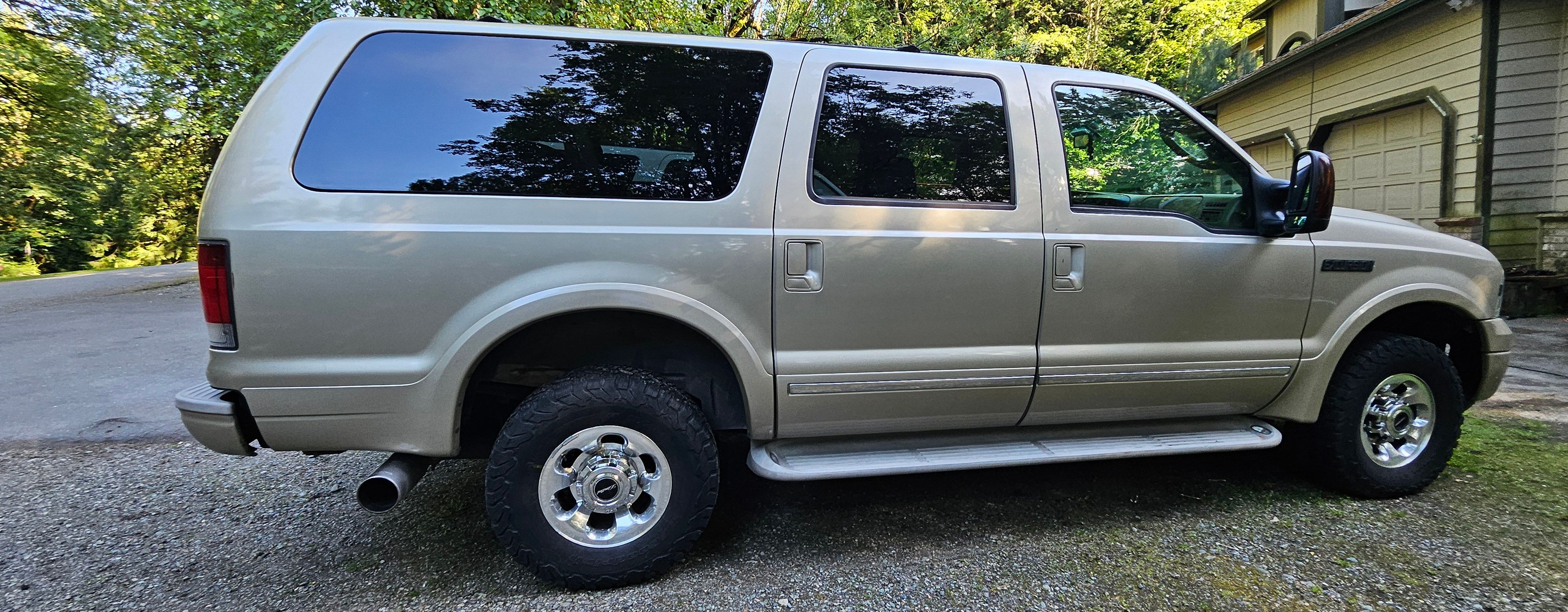 Used 2005 Ford Excursion Limited AWD/4WD image 5