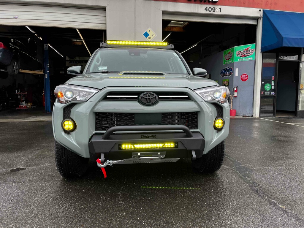 Used 2023 Toyota 4Runner TRD Off-Road Premium AWD/4WD image 2