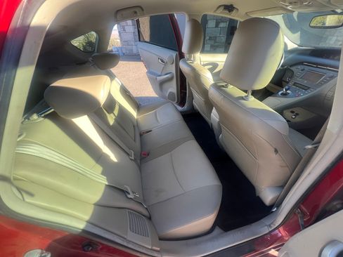 Used 2015 Toyota Prius Four image 4