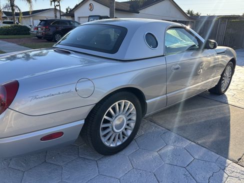 Used 2004 Ford Thunderbird image 13