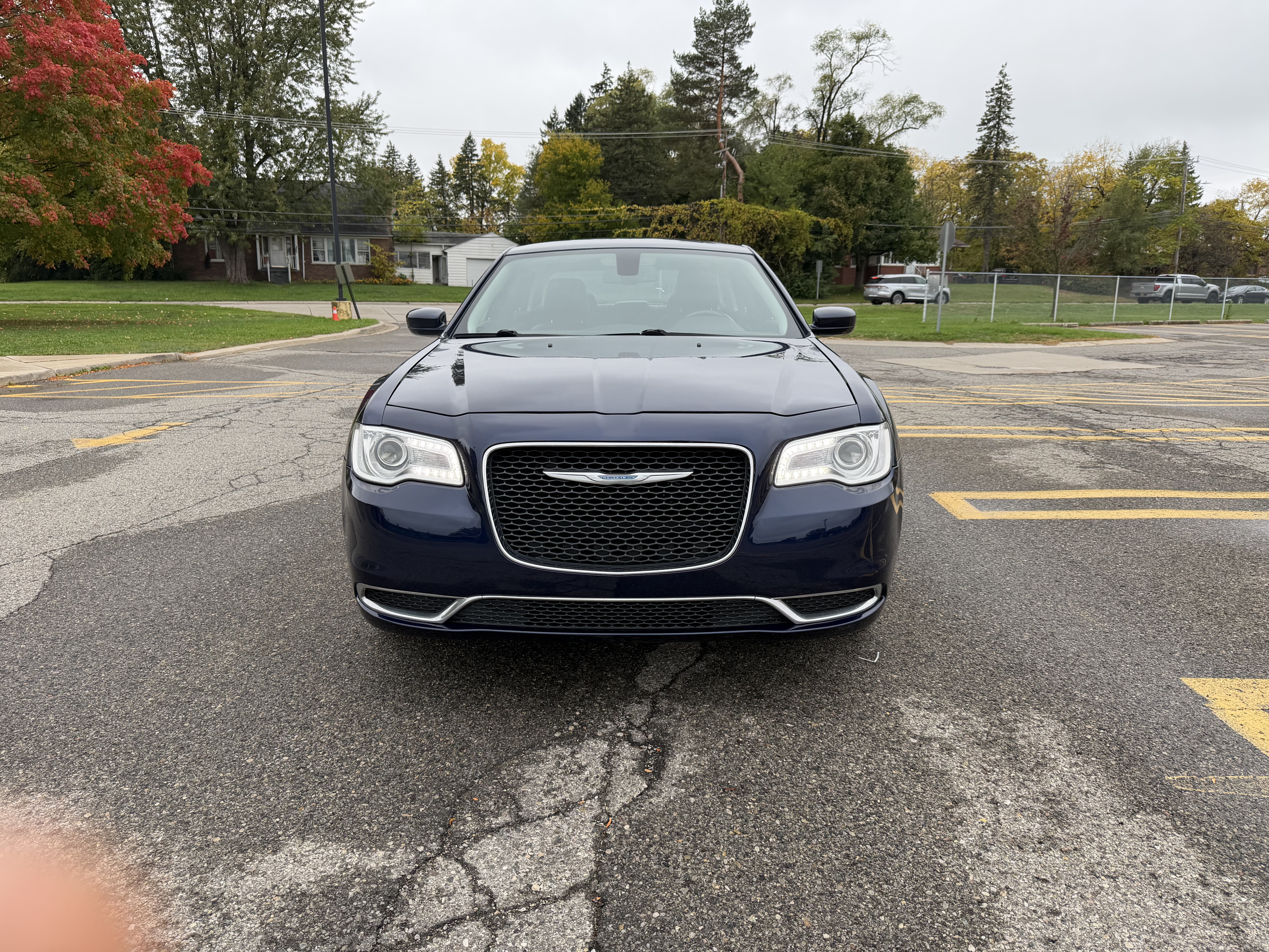 Used 2017 Chrysler 300 Limited RWD image 2