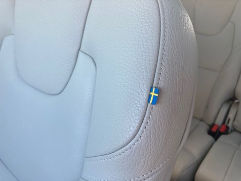 Used 2023 Volvo XC90 B5 Plus w/ Protection Package Premier image 20