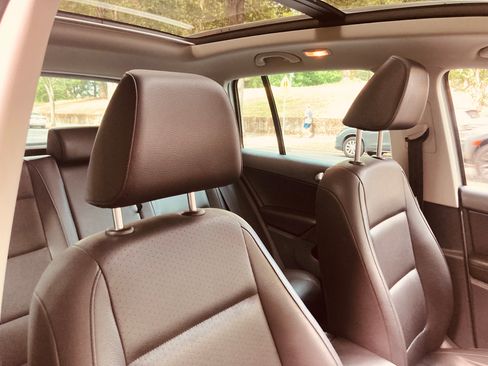 Used 2016 Volkswagen Tiguan SE FWD image 10