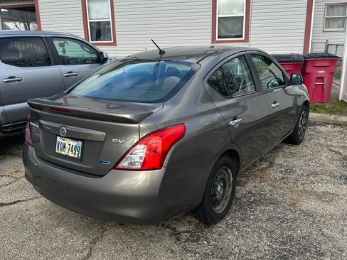 Used 2013 Nissan Versa SV image 5