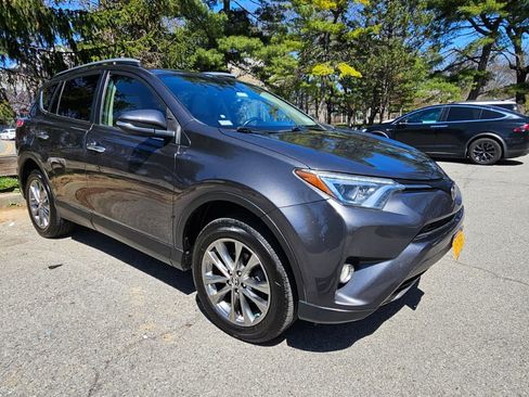 Used 2018 Toyota RAV4 Limited image 5