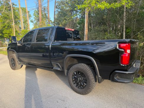 Used 2022 Chevrolet Silverado 2500 LTZ w/ LTZ Plus Package image 2