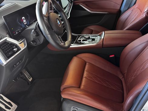 Used 2024 BMW X5 xDrive40i w/ M Sport Package image 5