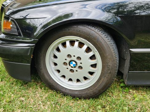 Used 1994 BMW 325i Convertible image 31