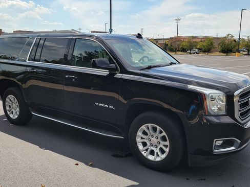 Used 2019 GMC Yukon XL SLT image 4