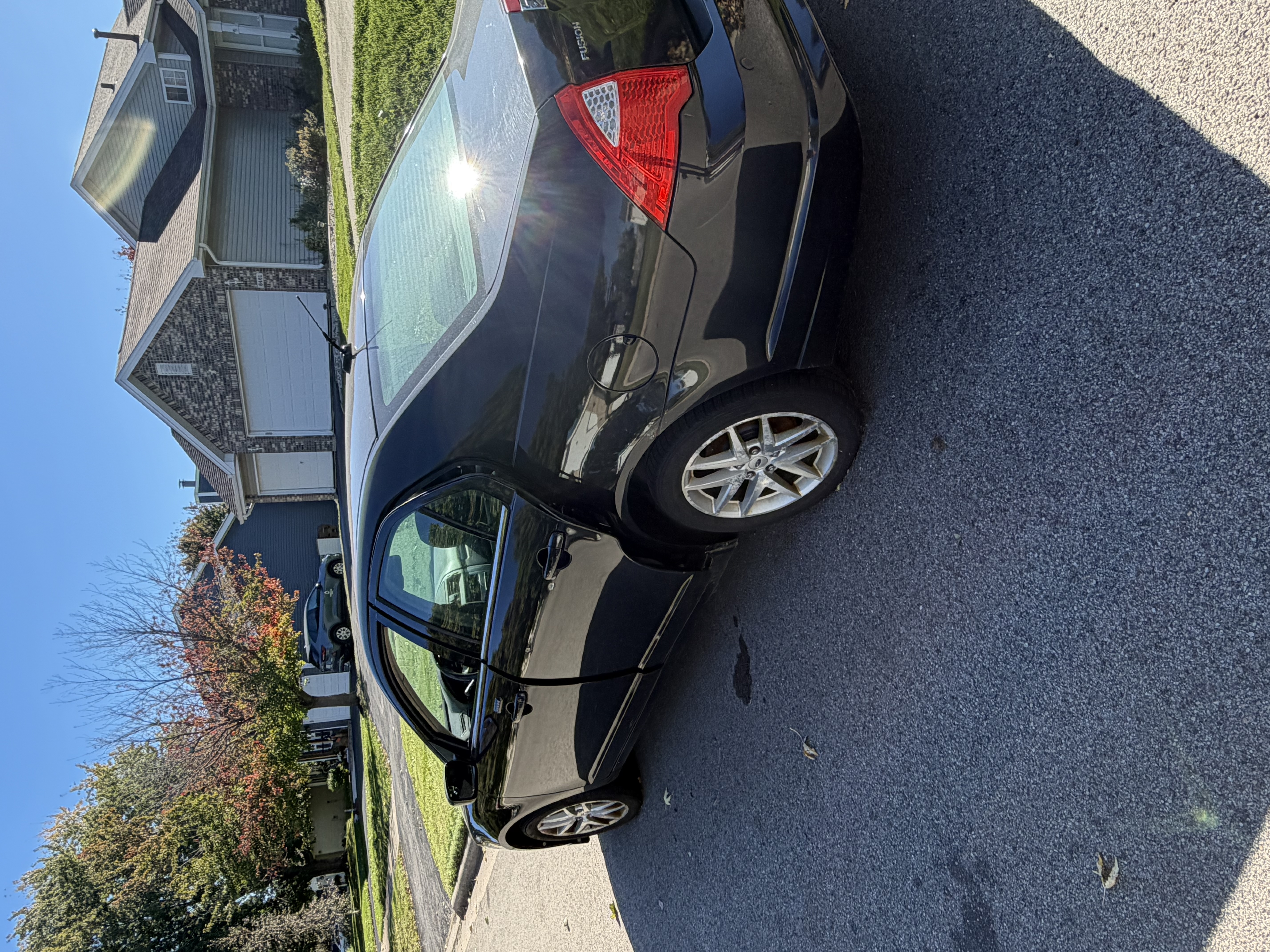 Used 2011 Ford Fusion SEL w/ 301A Rapid Spec Order Code FWD image 1