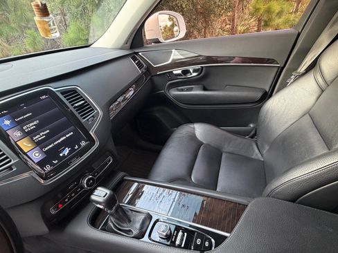 Used 2019 Volvo XC90 T6 Momentum w/ Advanced Package AWD/4WD image 14