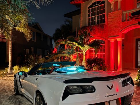 Used 2016 Chevrolet Corvette Z06 w/ 3LZ Preferred Equipment Group image 16