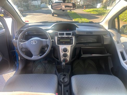 Used 2011 Toyota Yaris 4-Door Hatchback w/ PWR Pkg w/Steel Wheels image 8