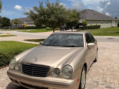 Used 2002 Mercedes-Benz E 320 Sedan image 1