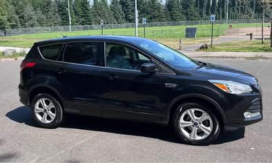 Used 2015 Ford Escape SE FWD image 1
