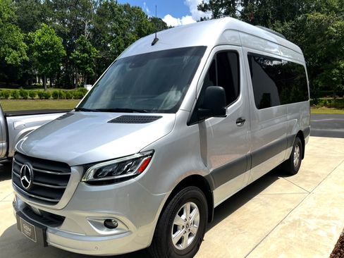 Used 2024 Mercedes-Benz Sprinter 2500 image 5